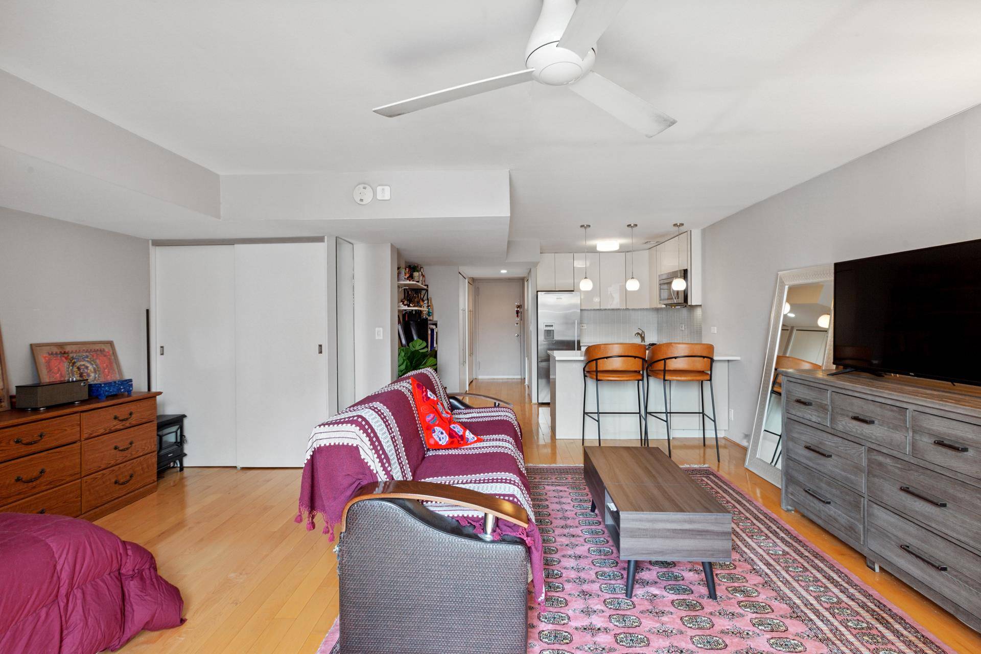 Charming Studio at Penny Lane Historic Building with Modern Amenities Showings by appointment Wednesday and Saturday afternoons to early evening Located at 215 East 24th Street, the Penny Lane building ...
