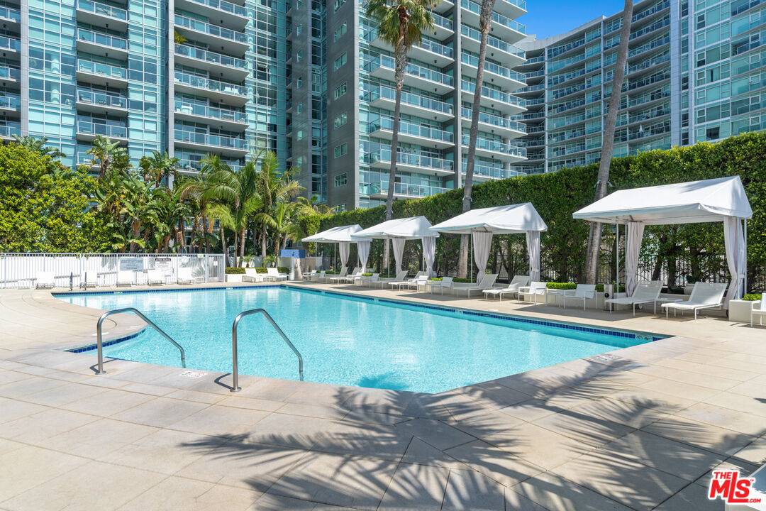 13700   Marina Pointe Dr 1BR Marina Del Rey La