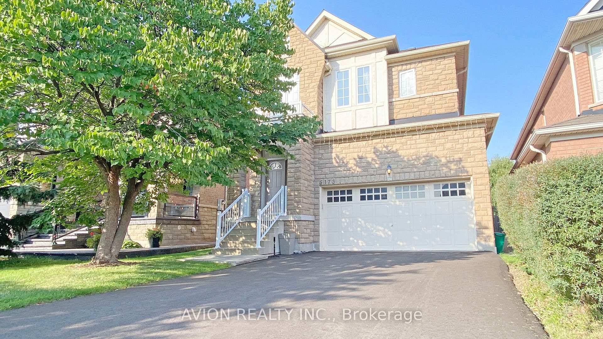 Well maintained 4 bedrooms, 5 washrooms, double garage, detached house, Churchill Meadows community.