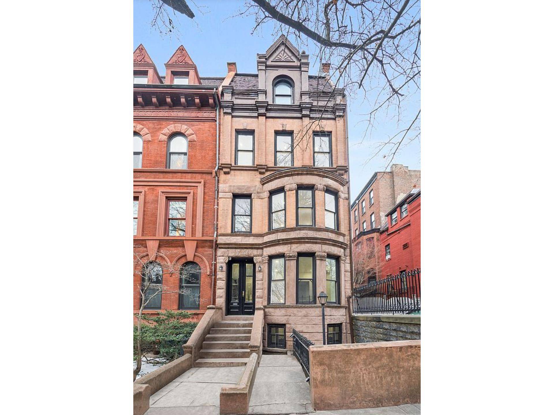 913 Union Street is a collection of four brand new, fully renovated luxury rentals in the sought after Park Slope Historic District.