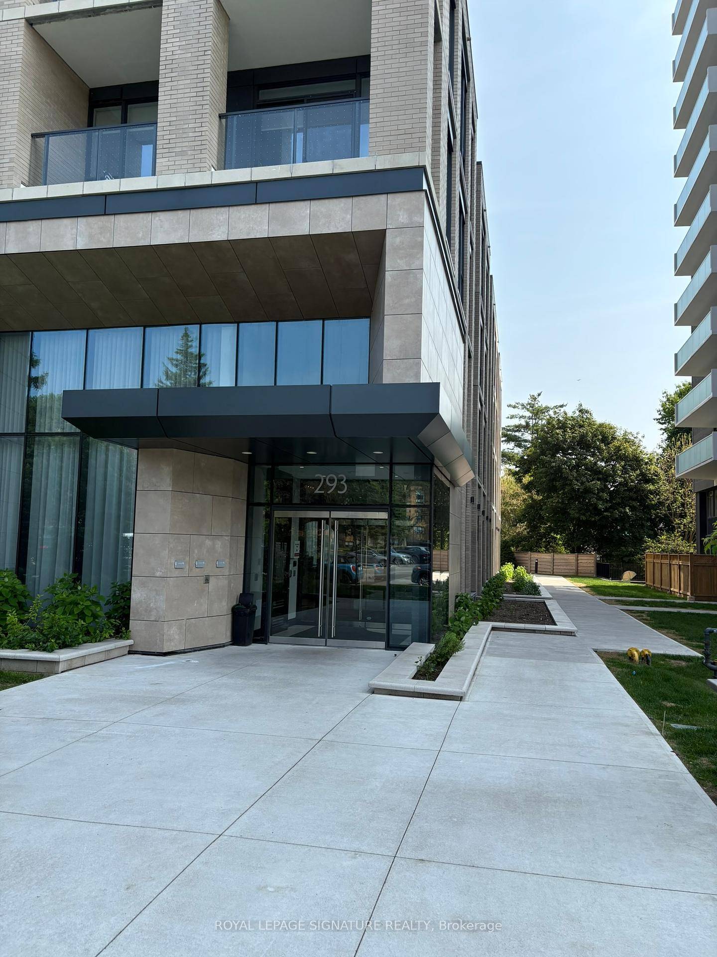 Welcome to Unit 420 at 293 The Kingsway an exquisite, newly built residence located in one of Etobicoke's most coveted boutique condominiums.