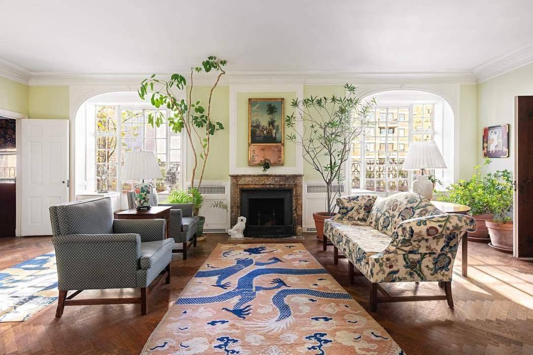 A captivating and comfortable 1930 penthouse high atop one of Carnegie Hill s Art Deco gems, designed by noted American architects Sugarman a J.