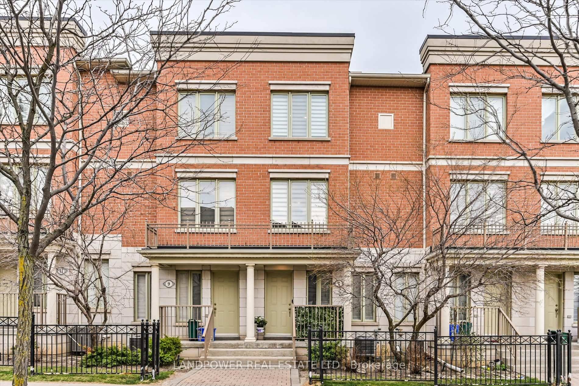 Bright, Spacious and Well Maintained Townhouse In Sought After Commerce Valley Neighborhood.