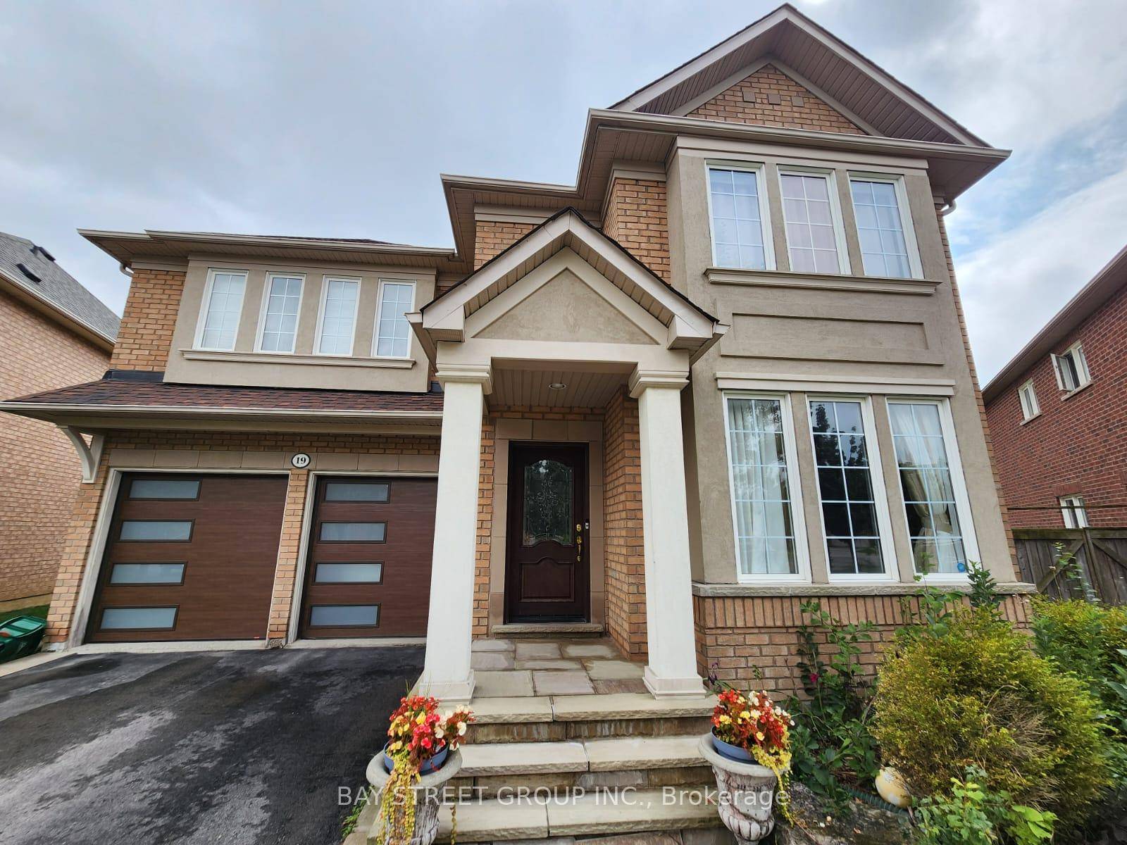 Brand New 3 1 bed, 2 washrooms, and Huge Family rooms lower level basement apartment, with private backyard, and one parking, Ensuite separate Bran New laundry, brand new kitchen with ...