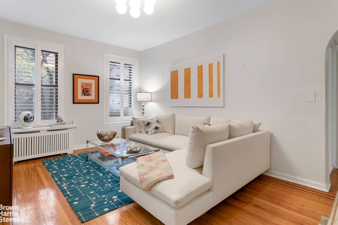 Bright Corner One Bedroom in Hudson Heights Discover this sun filled corner one bedroom at 225 Bennett Avenue, where timeless prewar charm meets modern comfort in the heart of Hudson ...