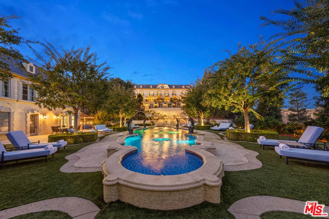 1420   Davies Dr Beverly Hills LA