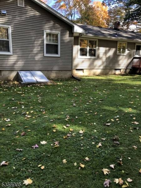 3 Bedroom, 2 bath Ranch house set on one acre of property in the Oak Ridge section of Jefferson Township.