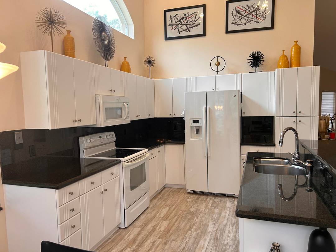 Fully Furnished and Turnkey.