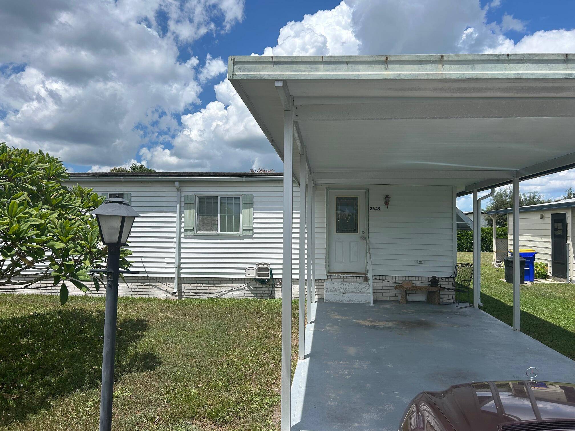 3 2 manufactured home in St Lucie Falls.