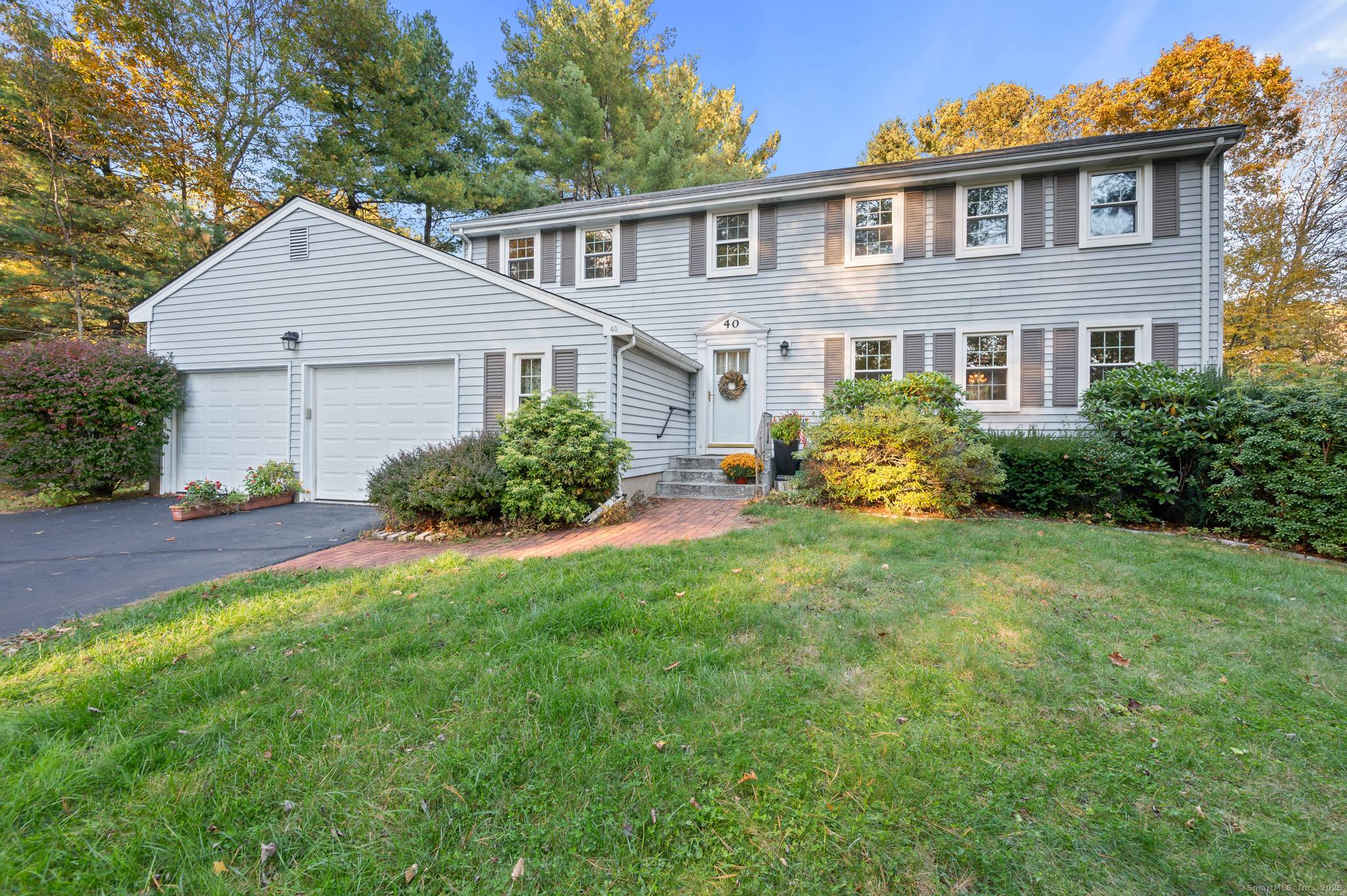 Rare 5 Bedroom Colonial on a Quiet Avon Cul de Sac !