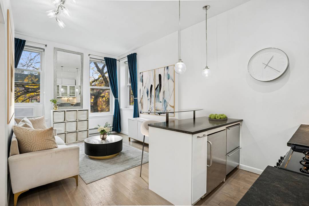 Residence seven is a bright and elevated one bedroom, one bathroom corner home, perfectly situated on a quiet, tree lined block in the heart of Carroll Gardens.