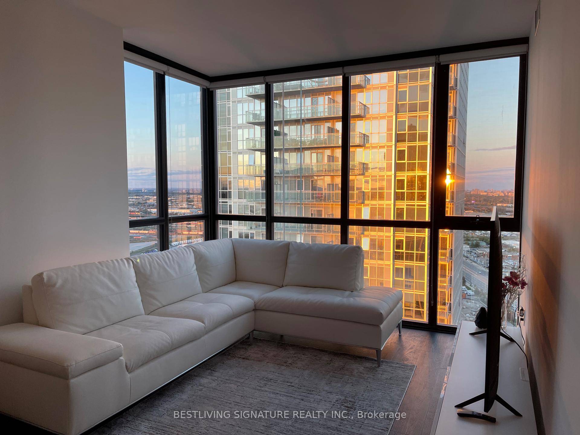 Fully Furnished ! ! Welcome to Nord Condo Your Dream Home Awaits !