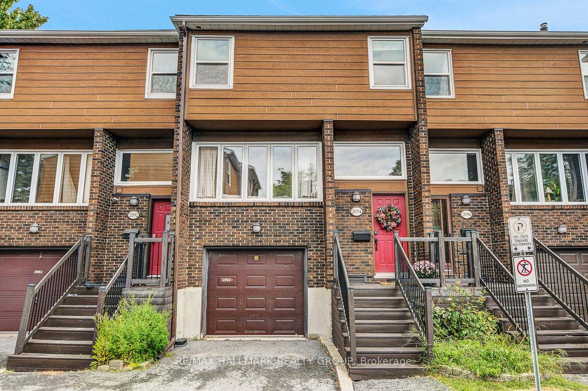 Welcome to this beautifully maintained 3 bedroom, 2 bathroom, 3 storey townhome in Pineview, offering incredible value in a location that is hard to beat !