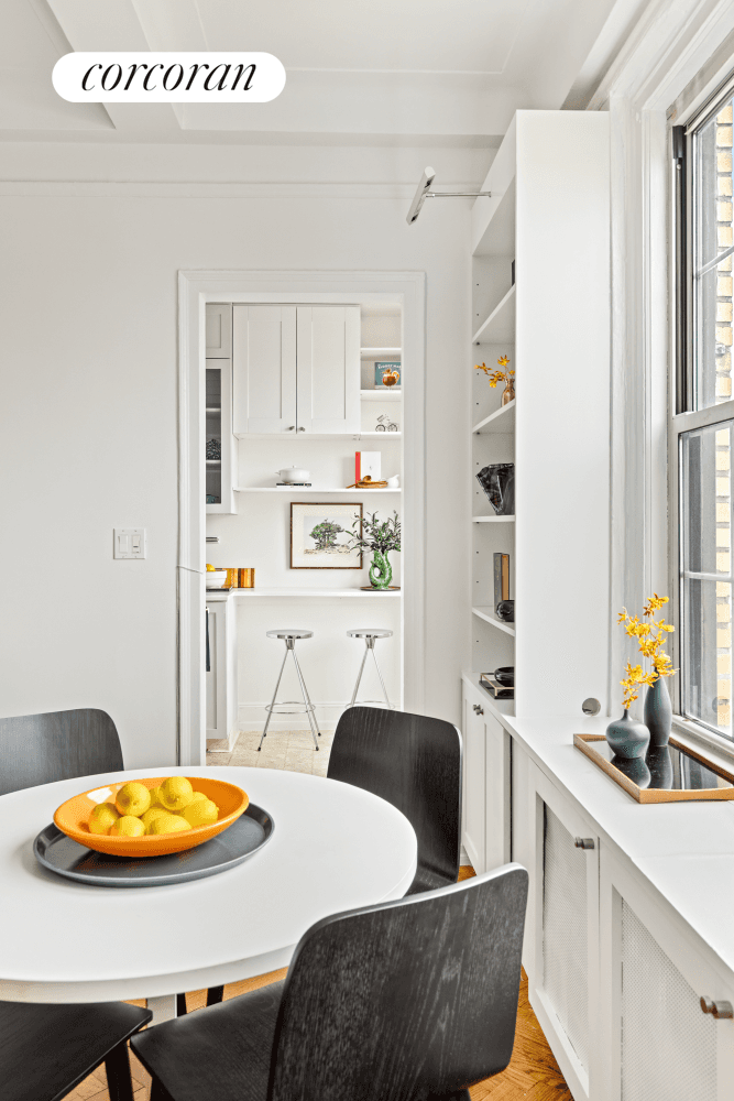 This sparkling two bedroom one bath apartment checks all your boxes.