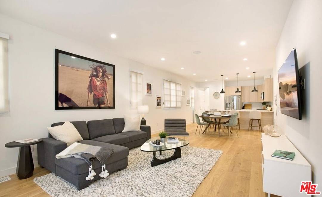 337 N Spaulding Ave 8BR Hancock Park La