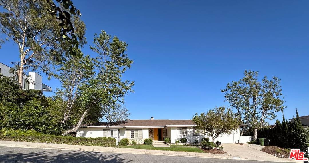 1212   Roberto Ln 3BR Bel Air La