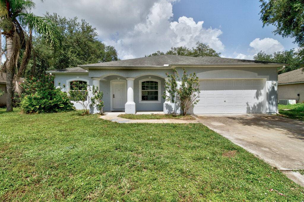 FANTASIC OPPORTUNITY TO BE A HOME OWNER IN THE GREAT COMMUNITY OF VERO LAKE ESTATES.