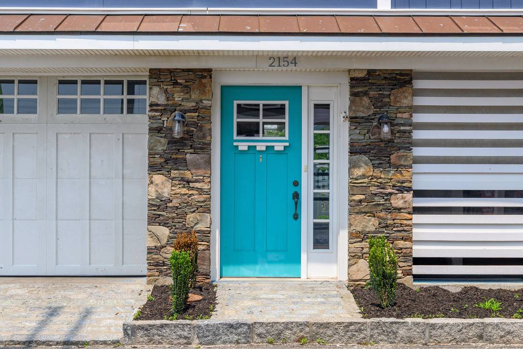 SUMMER RENTAL ACADEMIC HAS GONE MASSIVE RENOVATION AND IS STUNNING !