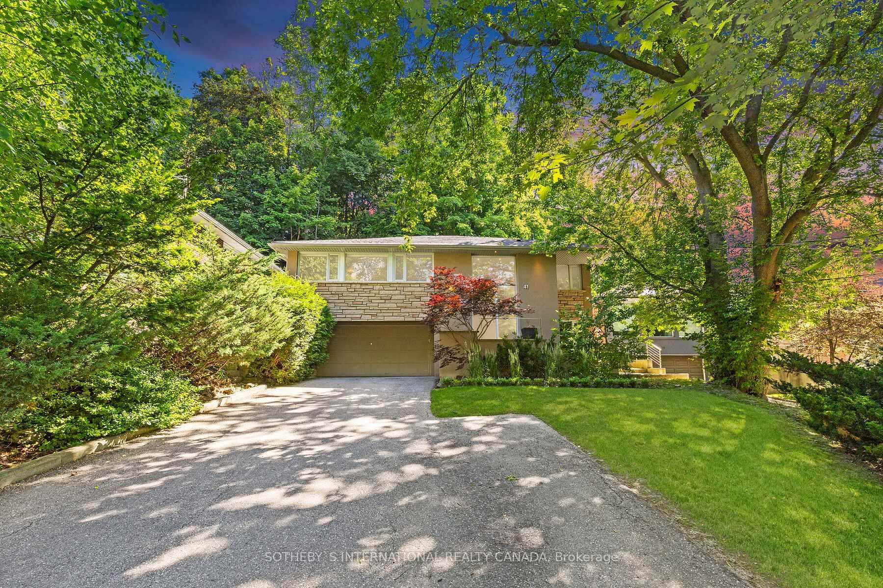 Welcome to 41 Don River Blvd A Remarkable Urban Sanctuary !