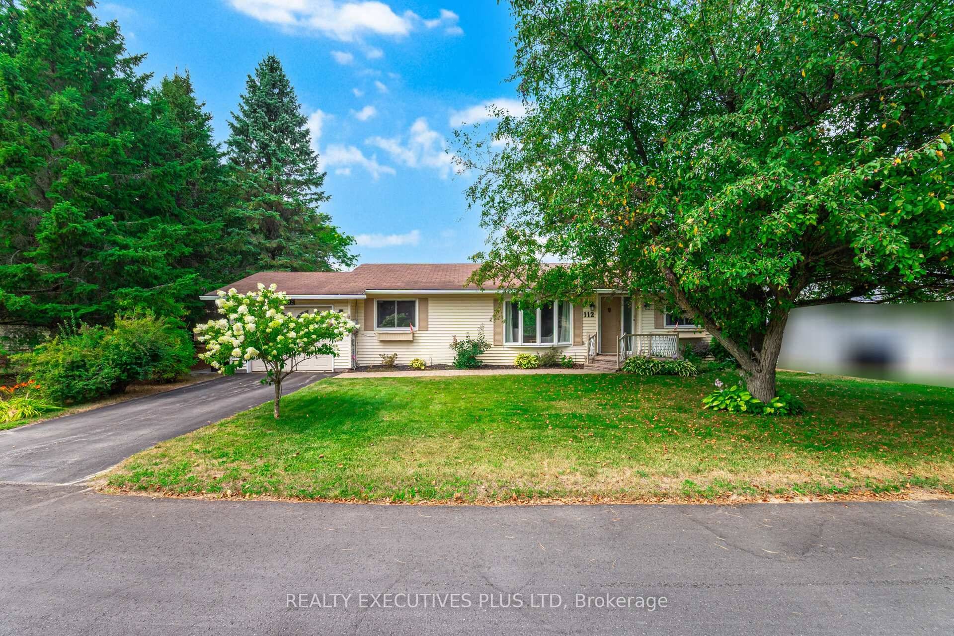 The Residents In This Friendly Adult Lifestyle Community Are Waiting To Greet You !