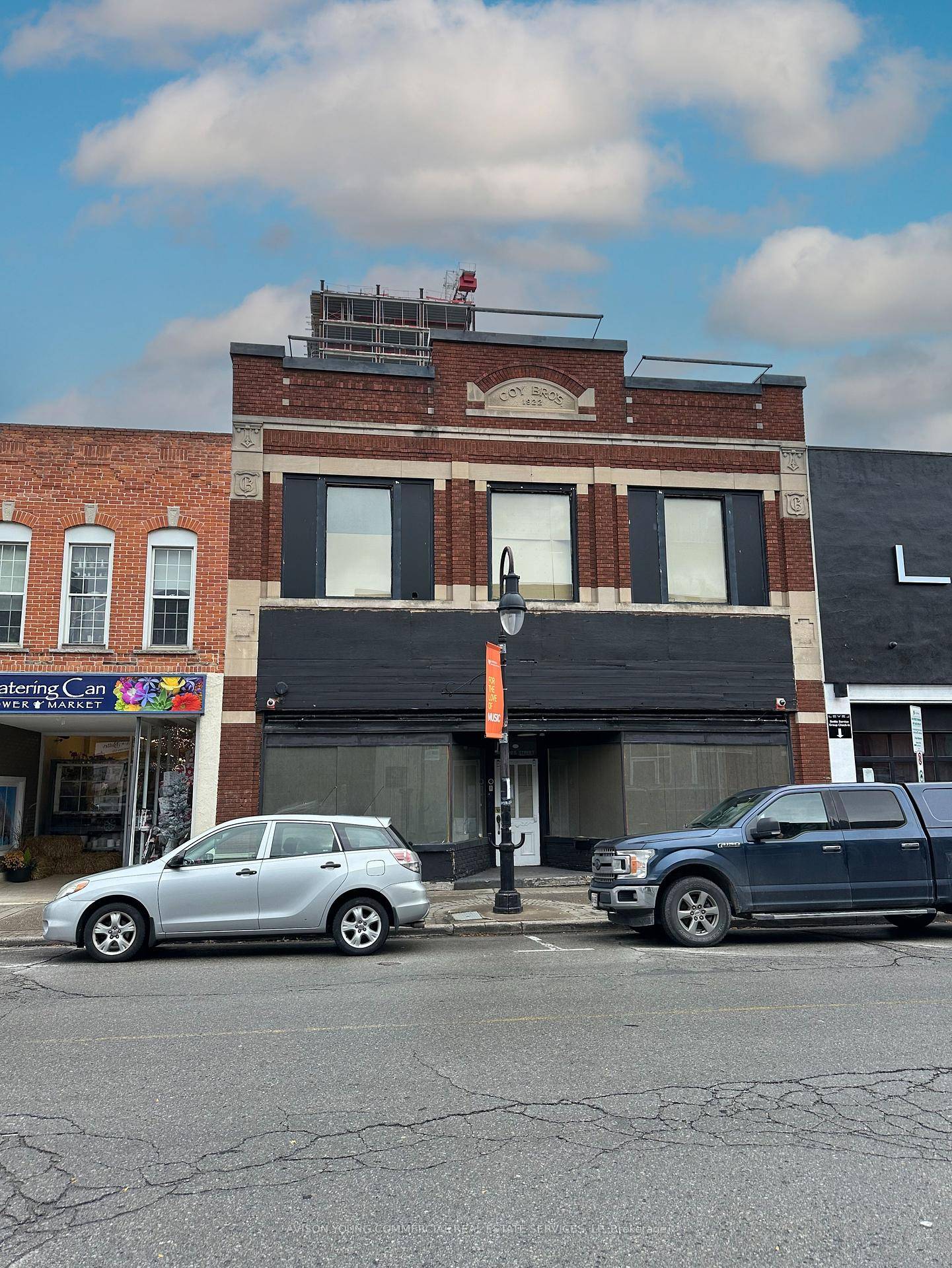 Opportunity for users and investors to acquire a vacant 16, 200 sf downtown mixed use commercial building located in the heart of downtown St.