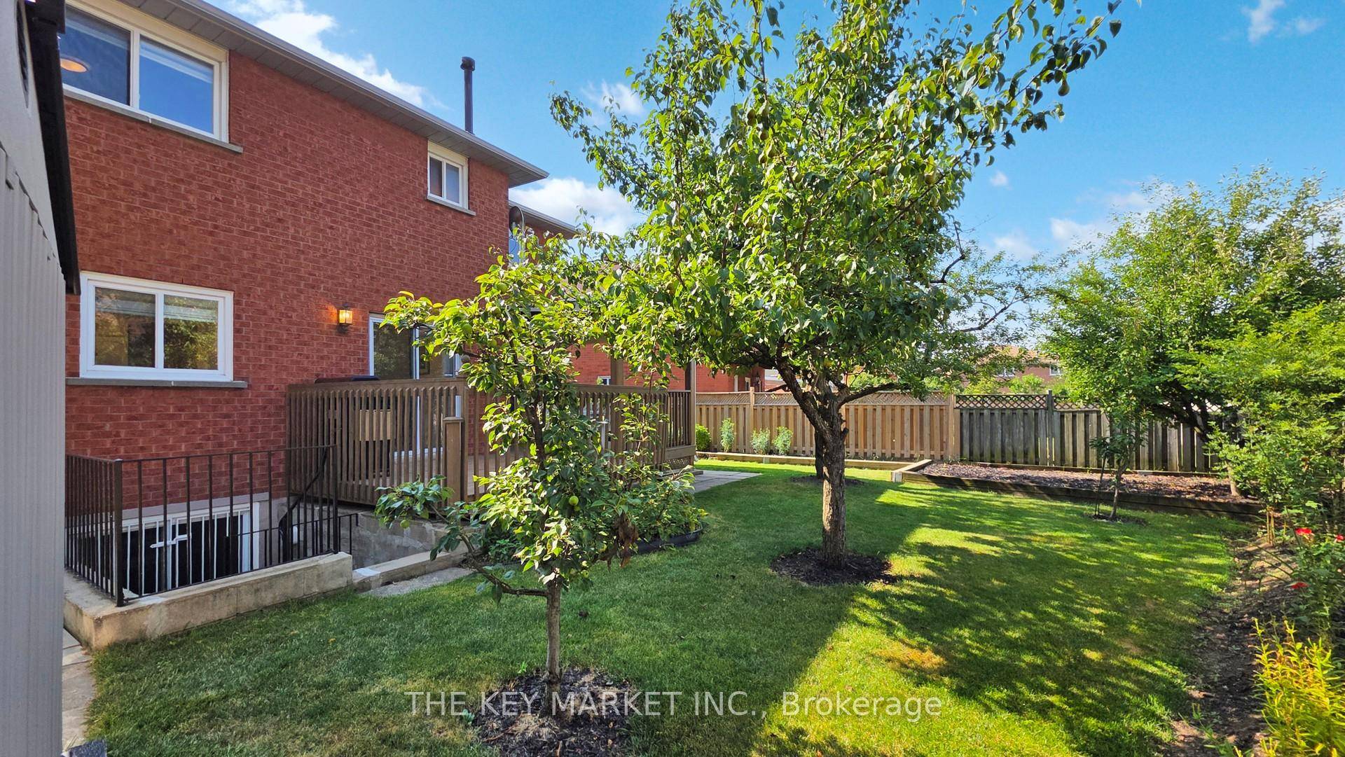 Nestled on a quiet family friendly crescent in the sought after East Credit, this fully bricked detached home sits proudly on a beautifully landscaped extra large pie shaped lot, offering ...