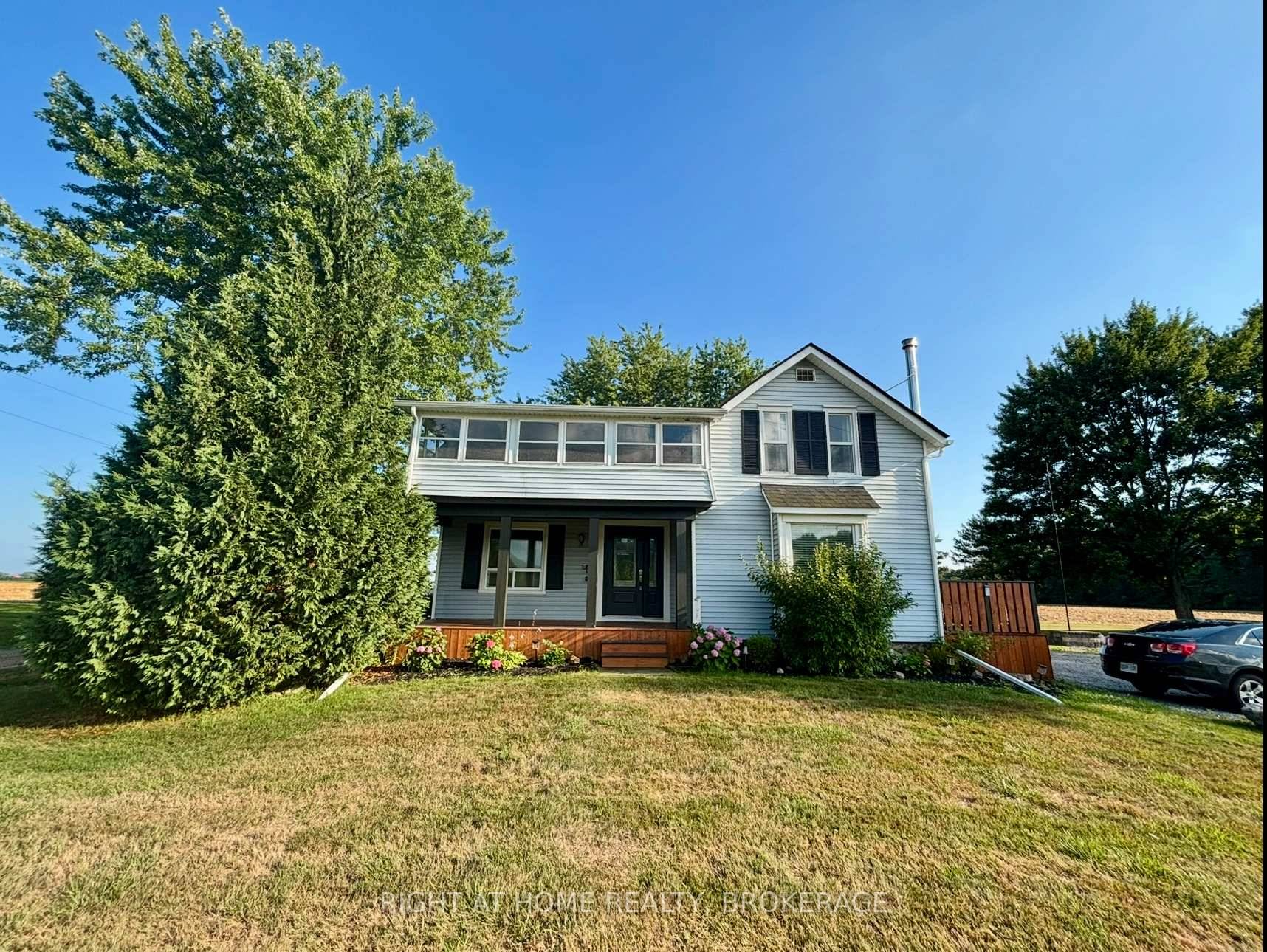 Dreaming of Country Living With Space for the Whole Family ?