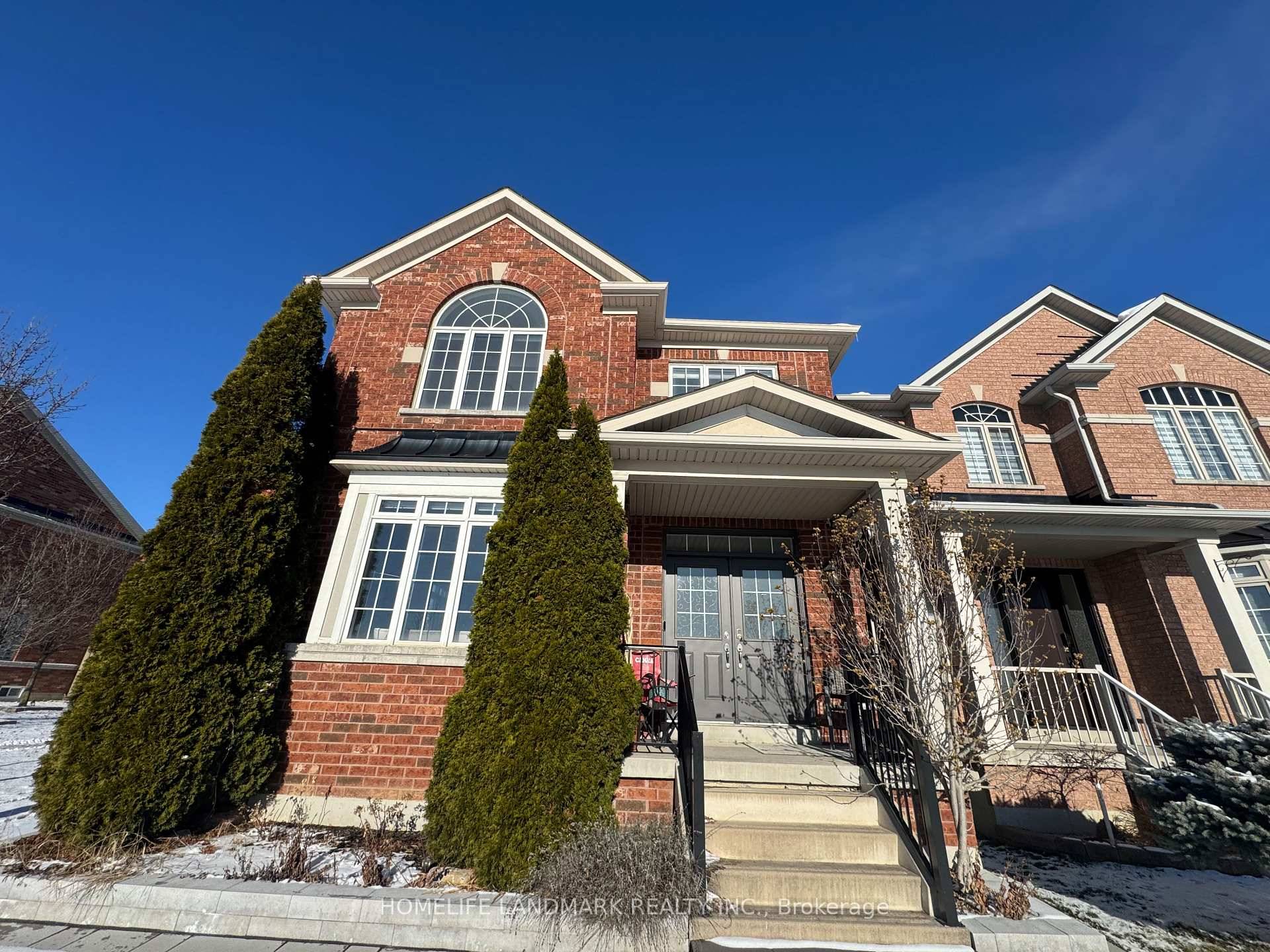 Well Maintained And Renovated Detached House Loacated In High Demand South Cornell !