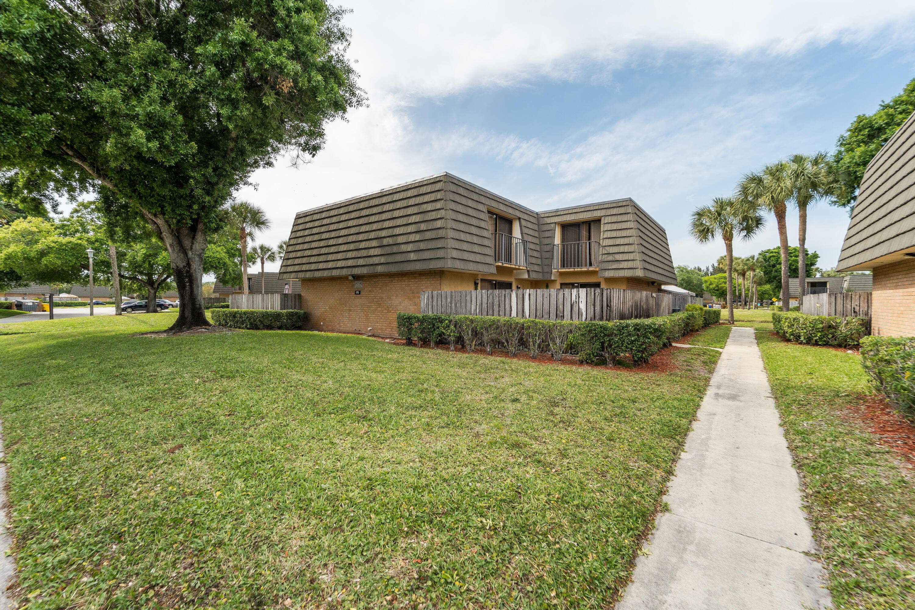 Don't miss this incredible opportunity to own a well maintained townhouse in the heart of West Palm Beach.