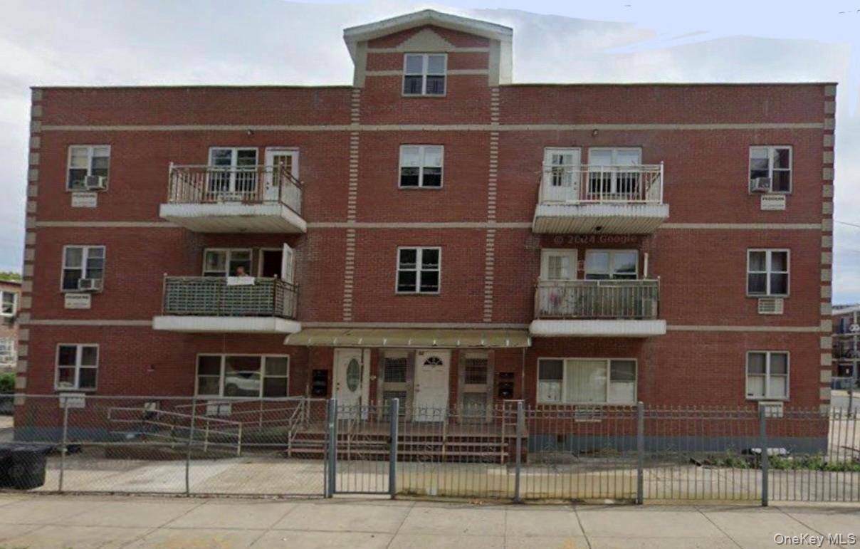 Nice location luxury six family apartments.