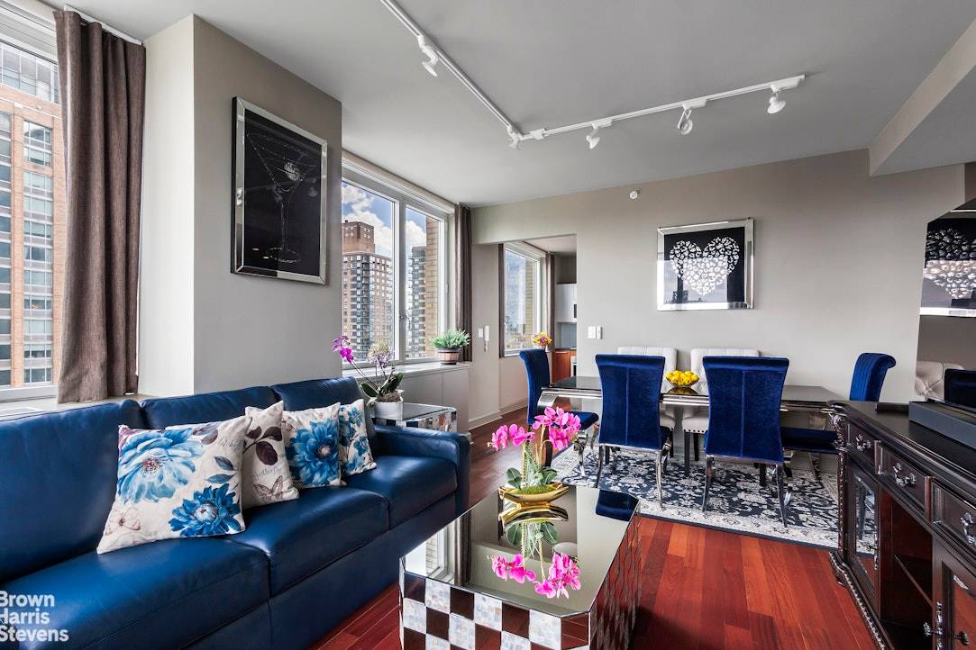 High Floor 2 Bed, 2 Bath with Washer Dryer and Stunning Views.