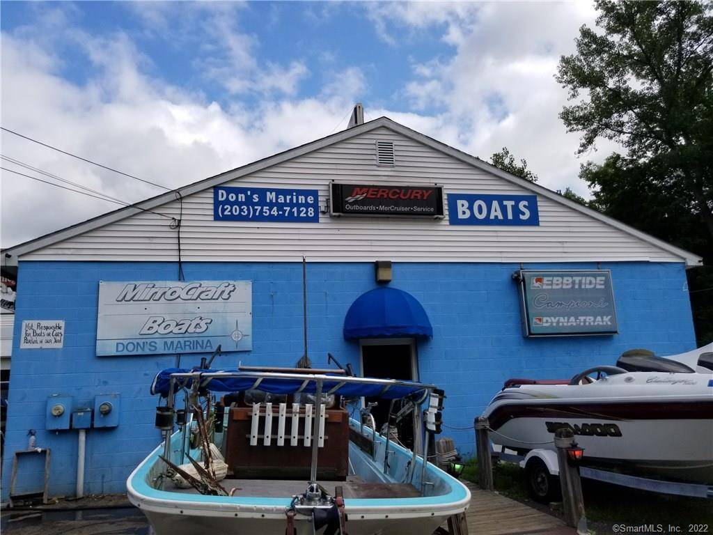 Multi use 3800 SF building located on 1.