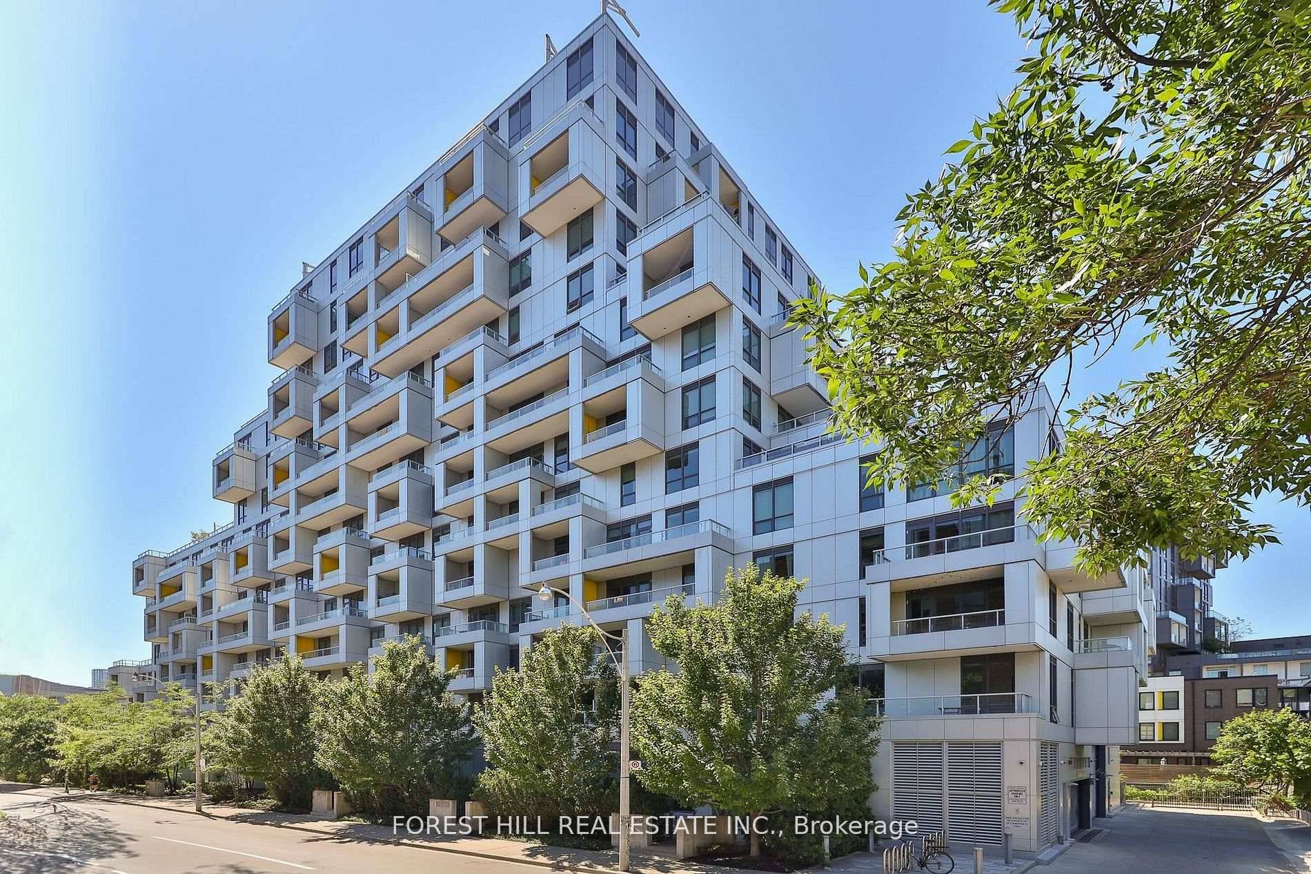 Tridel Built SQ At Alexandra Park, well maintained, gorgeous, 9 Ft Ceilings 1 bdr Unit, minutes to University of Toronto, TTC.