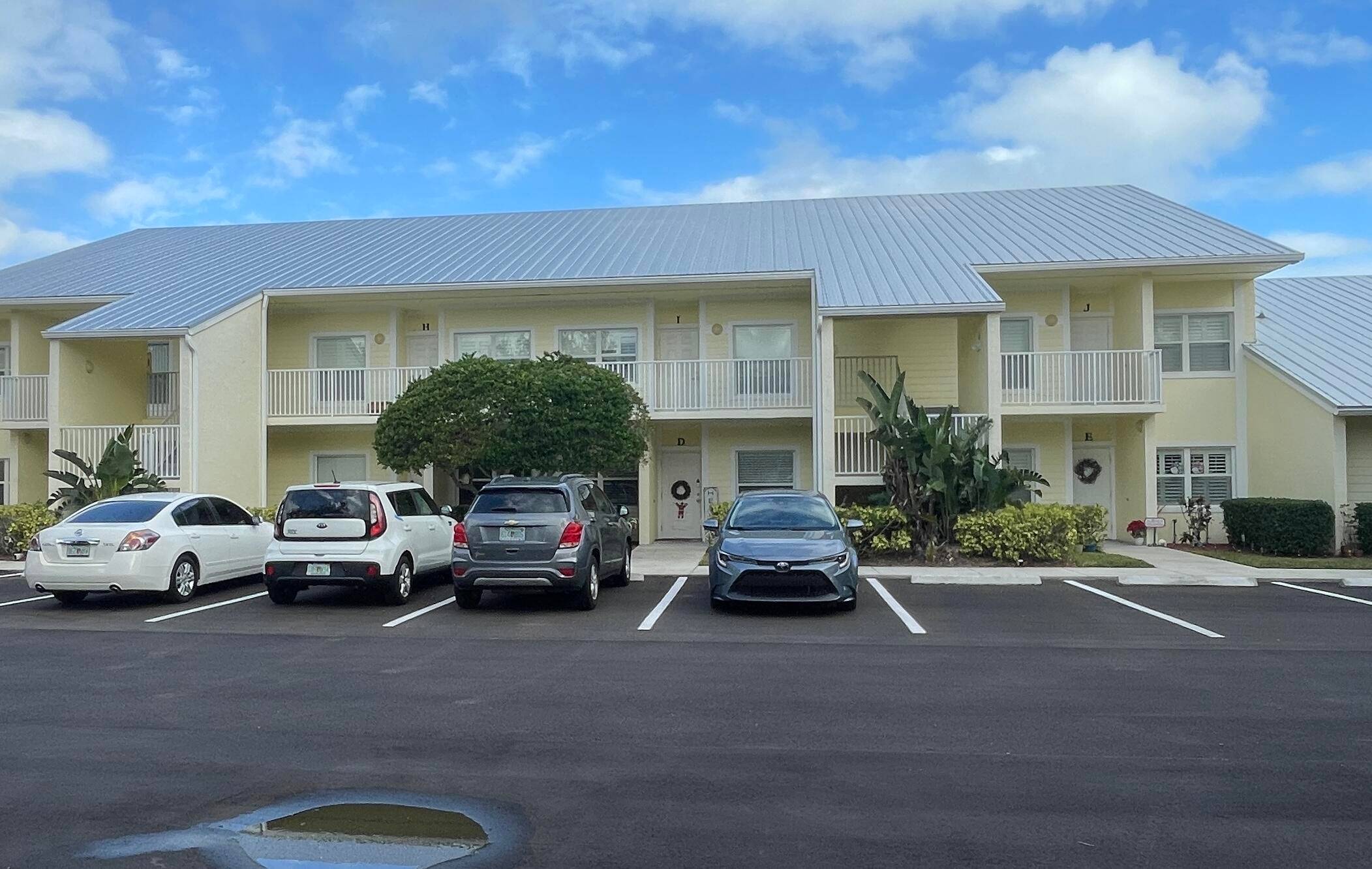 Tenant occupied Lease thru July 2025Nice 2 2 with a walk in shower from the main bedroom.