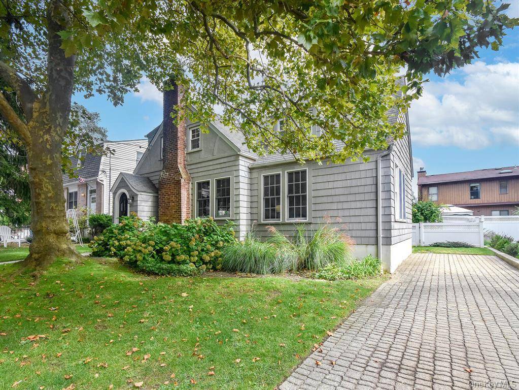 Welcome to the Neighborhood.