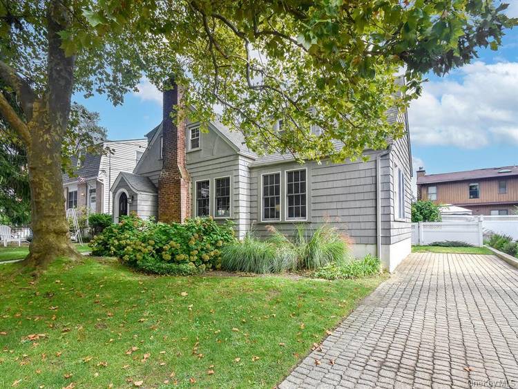 Welcome to the Neighborhood.