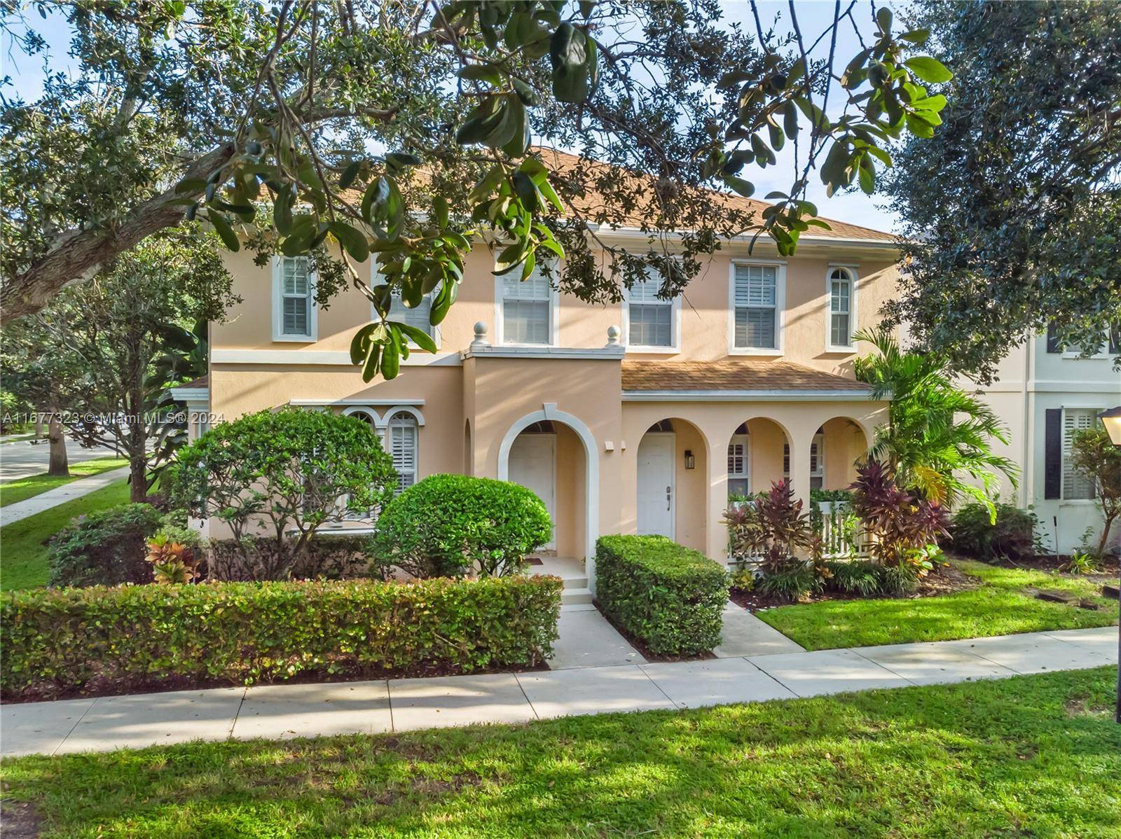Come see this TURNKEY, UPGRADED, 3 BR, 2.