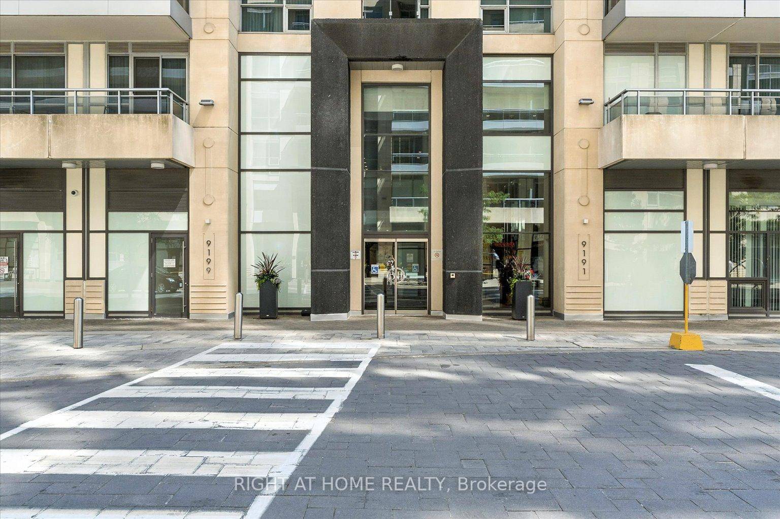 Welcome to 9199 Yonge St, Suite SE303 a bright and spacious 1 bedroom plus den condo in the heart of Richmond Hill.