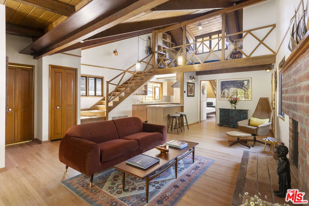 8944   Wonderland Ave 2BR Hollywood Hills East La