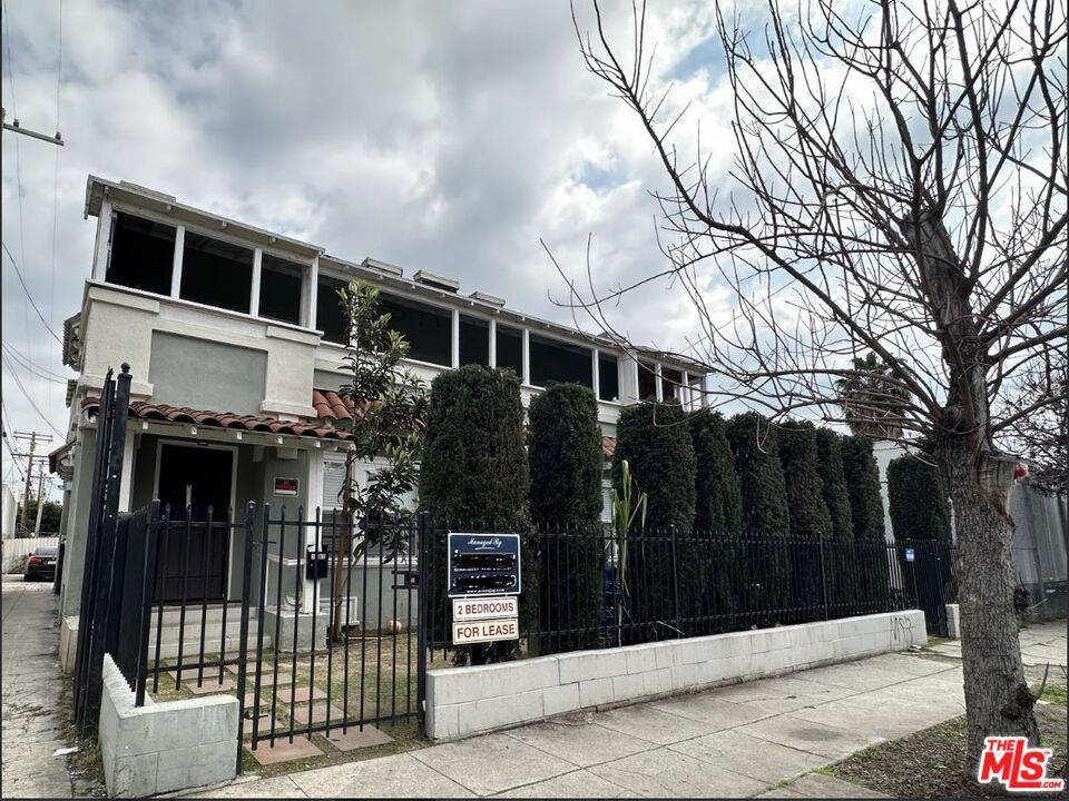 1162 N St Andrews Pl 3.0 Hancock Park LA