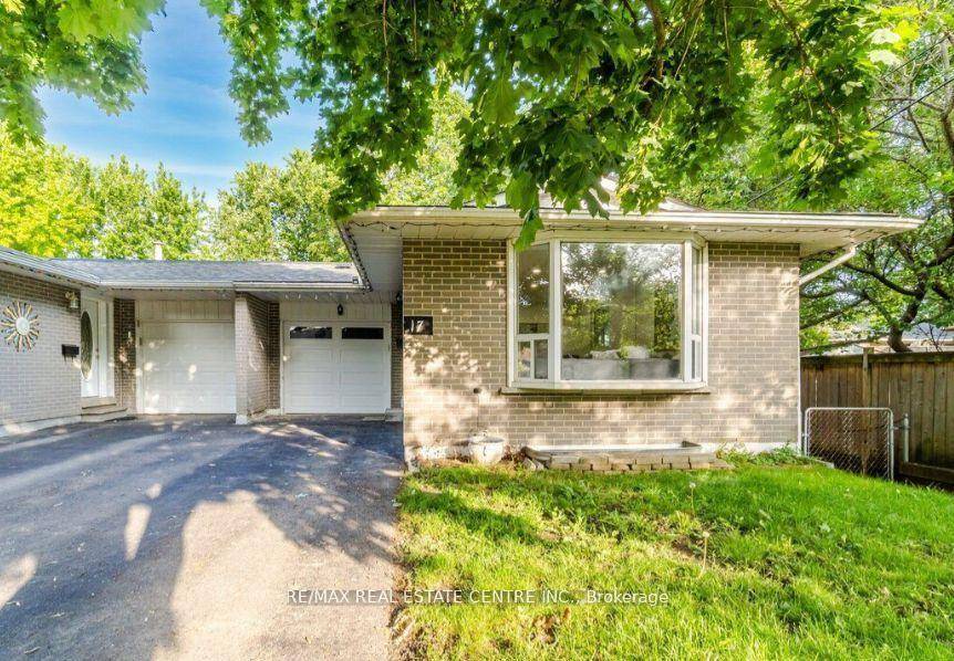 Spacious 4 bedroom, 3 bathroom home perfectly situated in a peaceful, family friendlyneighborhood in Orangeville.