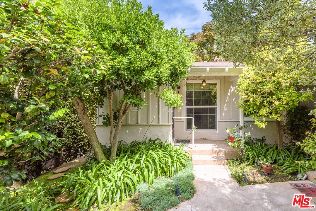 11425   Burnham St 2BR Brentwood La