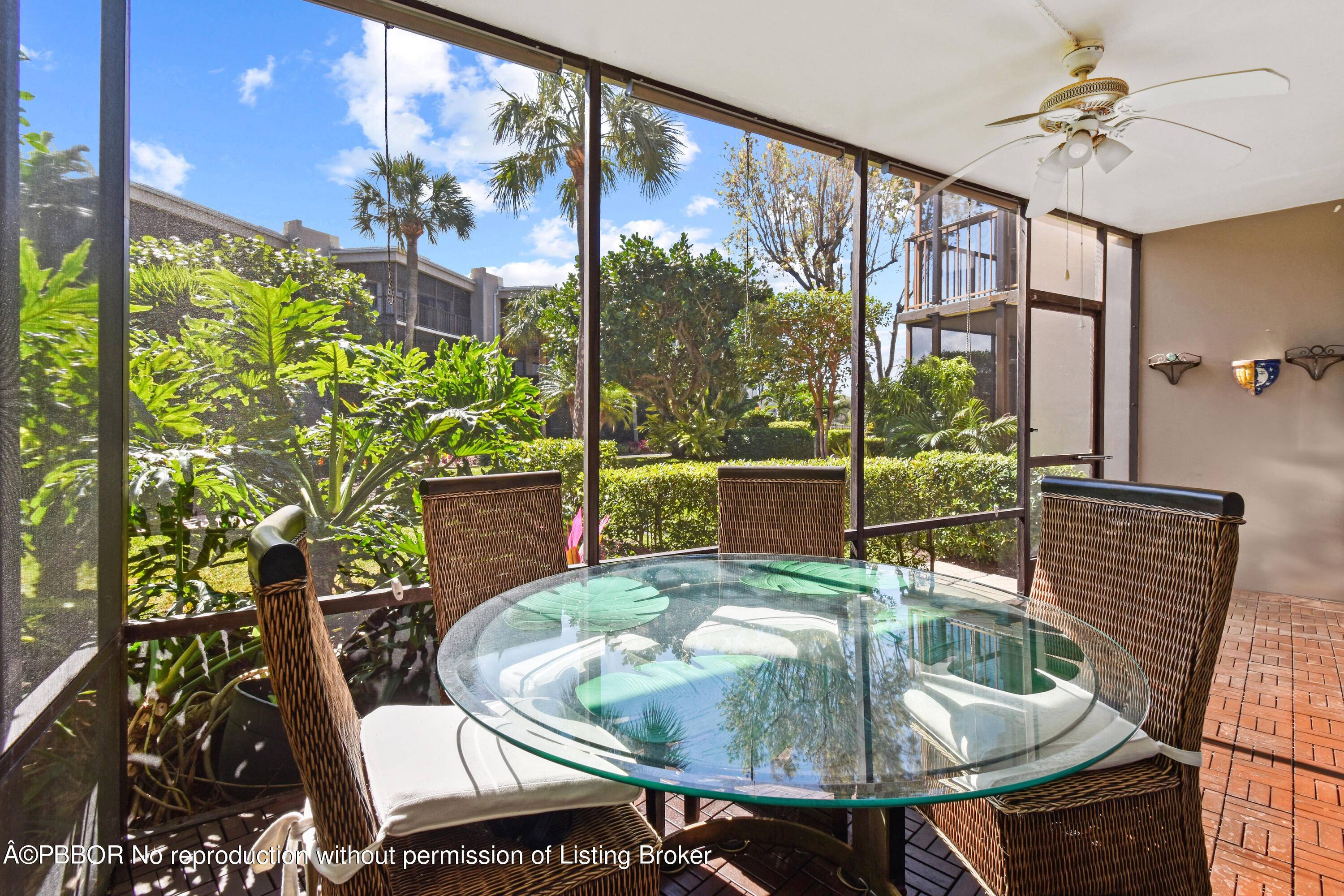 Beautiful Lanai apartment, well appointed with nice garden views, two bedrooms, 2 baths, open kitchen, impeccable and on a great location in Palm Beach, Eau Hotel and Spa Raymond Floyd ...