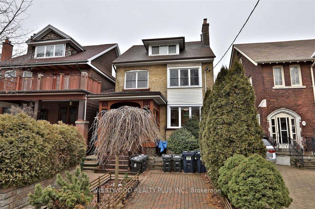 Bright One Bedroom Suite On The 2nd Floor Facing Backyard with a balcony, All Utilities Included.