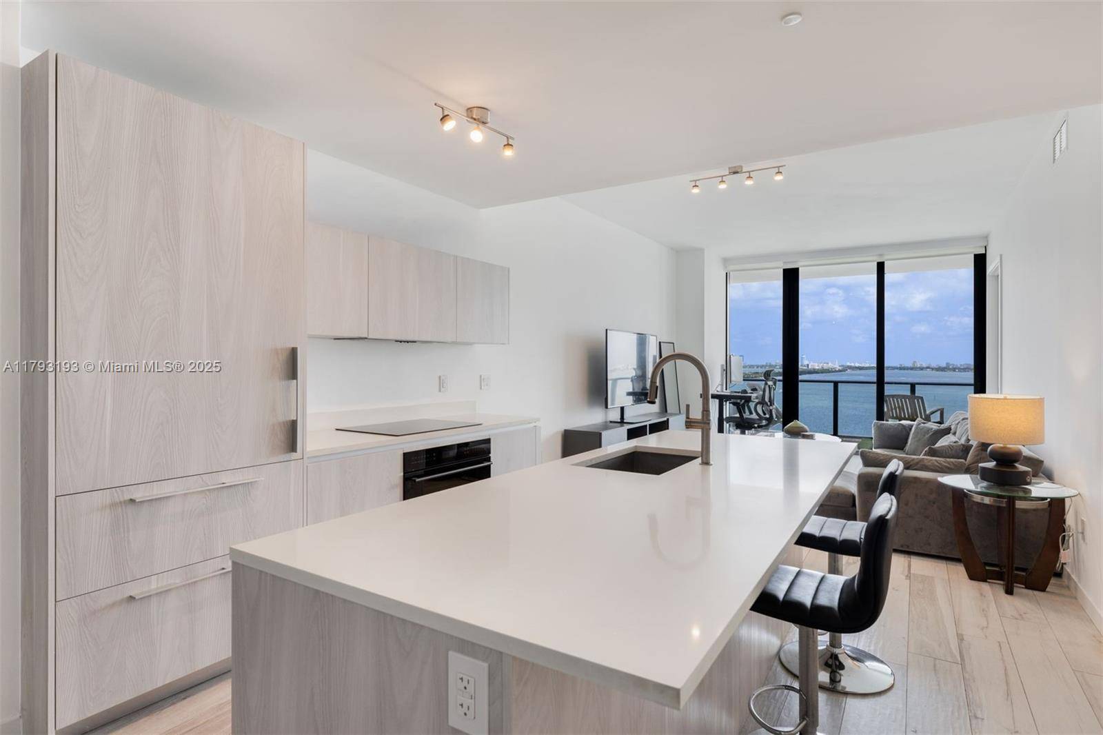 Spectacular waterfront residence w modern finishes amp ; breathtaking views of Biscayne Bay at the acclaimed Gran Paraiso by Piero Lissoni.