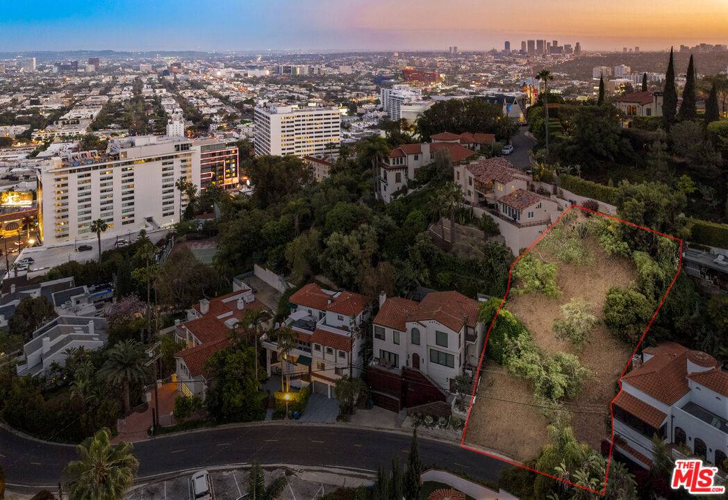 8430   Harold Way Sunset Strip LA