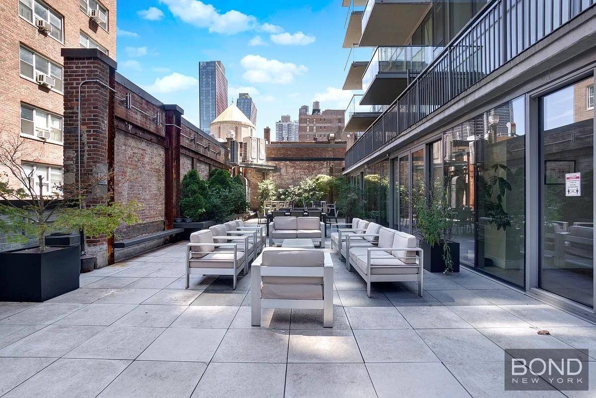 This stunning 2 bedroom 2 bathroom Flex 3 with LR apartment with a balcony offers a spacious and stylish retreat in the heart of the city.