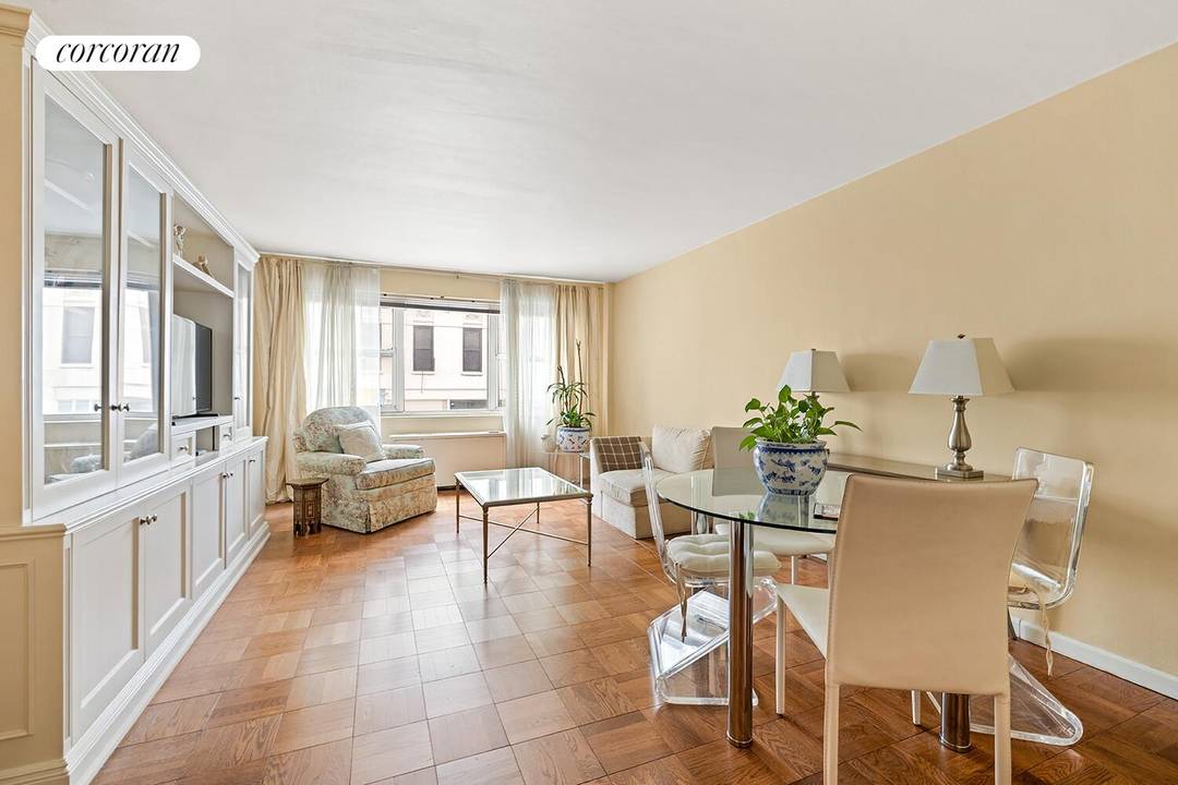 649, 000 Just Reduced Don't Miss This !