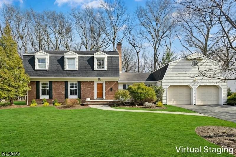 Stunning 4 Bedroom Colonial in Prime Location, Steps from Award Winning Washington Grade School !