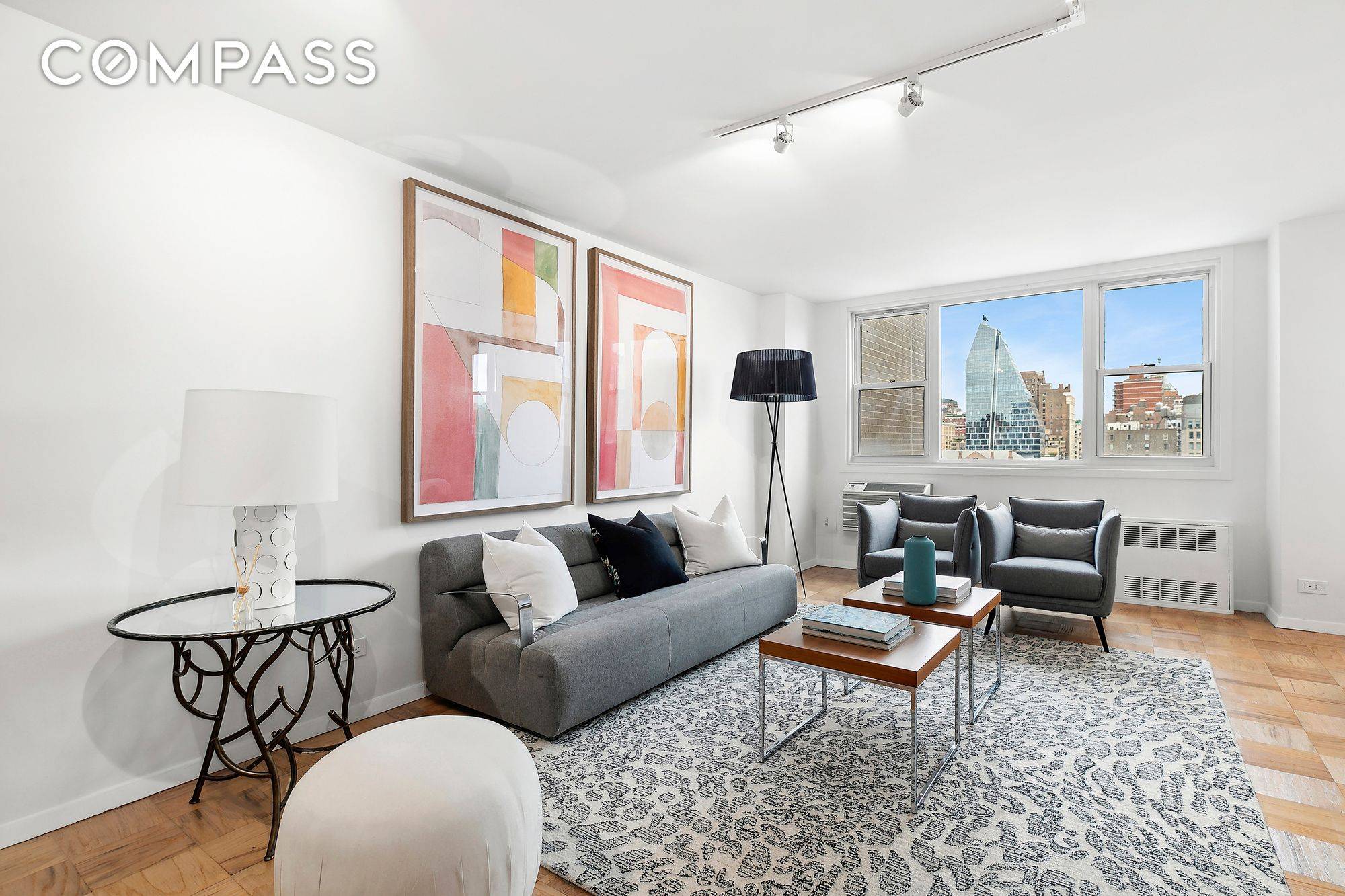 Welcome to the Vermeer, one of the premier Cooperatives in Chelsea.